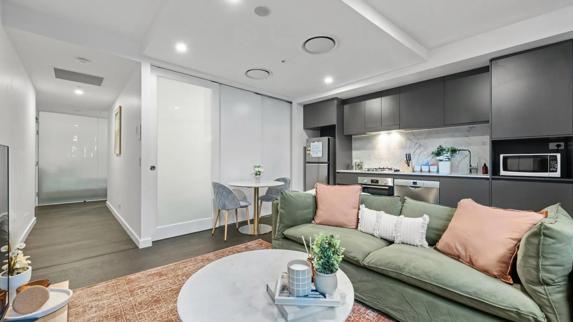Bright And Cozy 2Br Apt With Pool, Gym And Parking! Brisbane 0*,