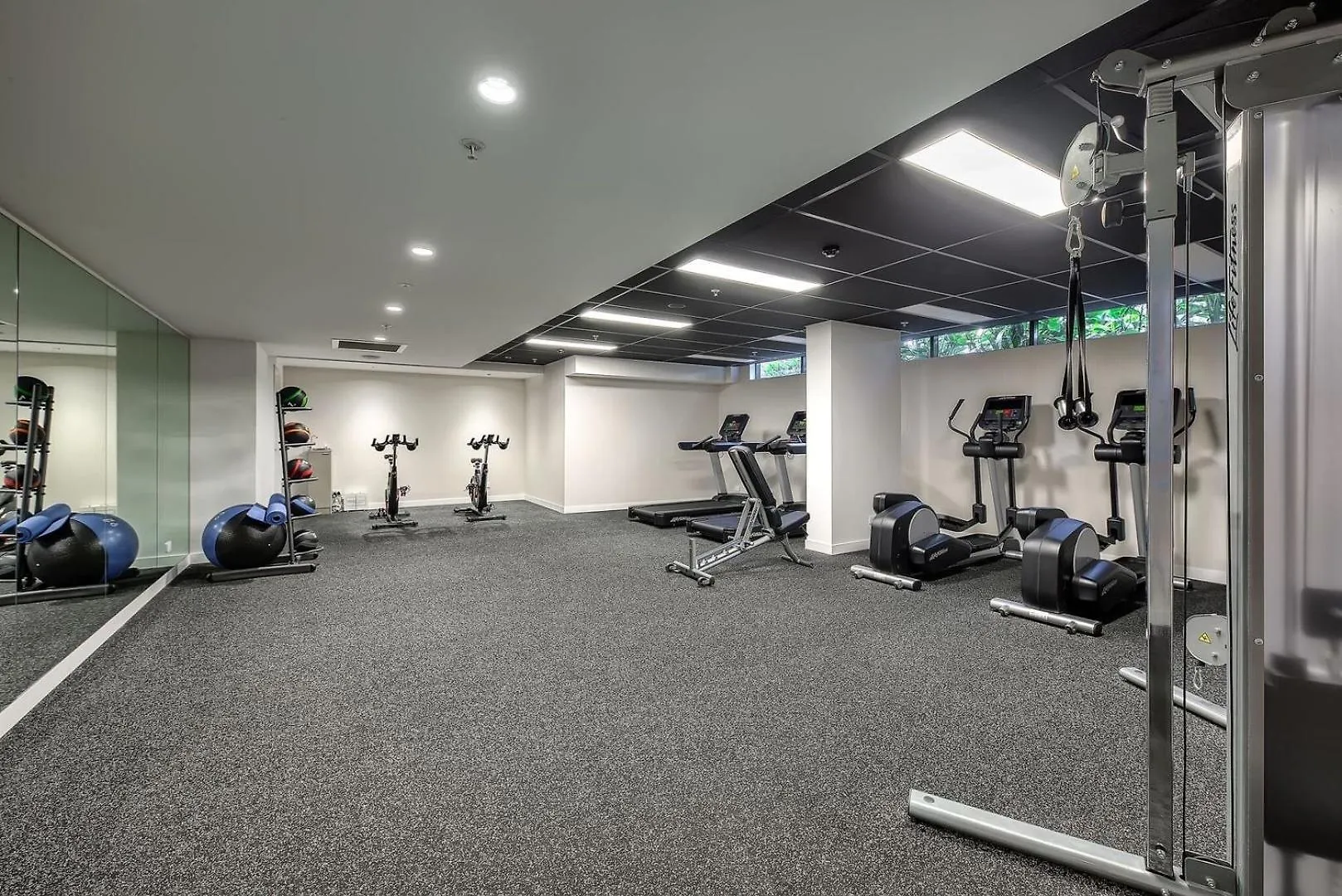 Bright And Cozy 2Br Apt With Pool, Gym And Parking! Brisbane Apartmán